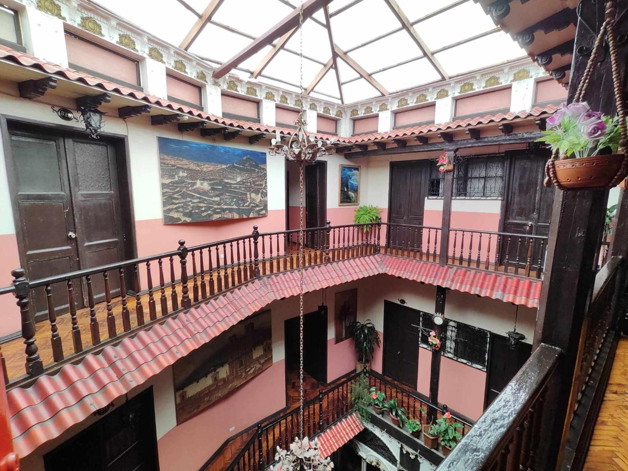 Hostal Juana De Arco Quito Buitenkant foto
